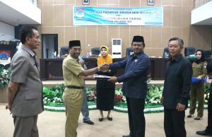 Serahkan Draft KUA-PPAS Boltim 2019, Bupati Landjar Prioritaskan Sektor Strategis Ini.