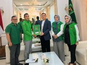 Diserahkan Langsung Oleh Mardiono, Aditya Pontoh Terima SK Ketua DPW PPP Sulut